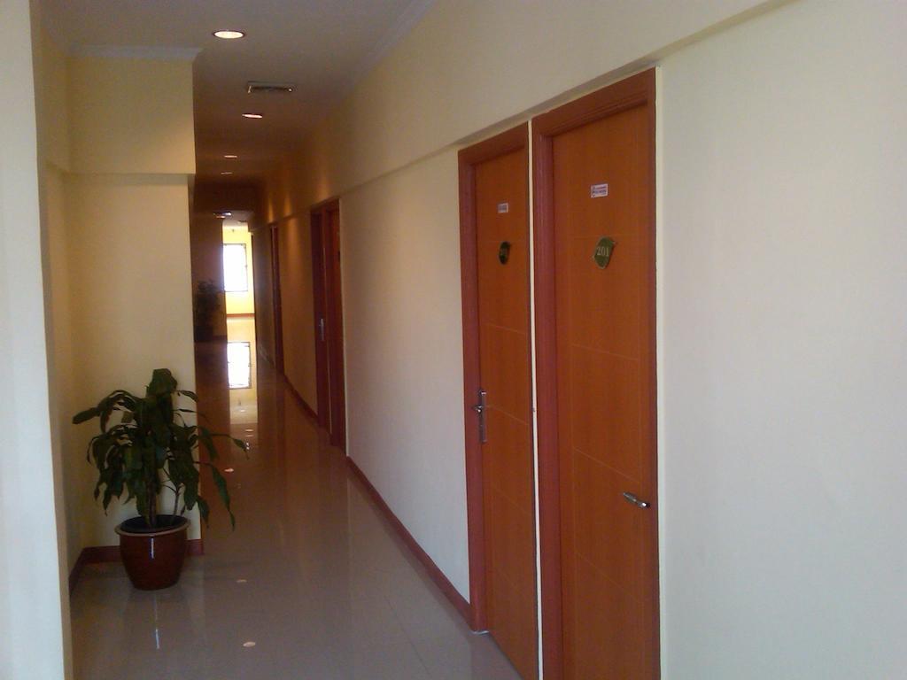 Green Leaf Inn Pontianak Exterior foto