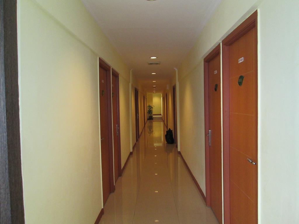 Green Leaf Inn Pontianak Exterior foto