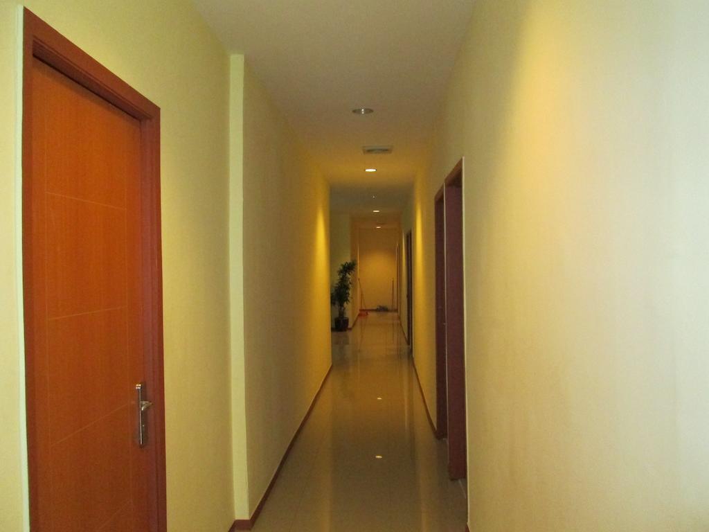 Green Leaf Inn Pontianak Exterior foto