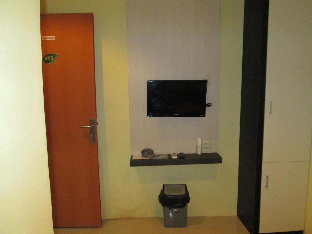 Green Leaf Inn Pontianak Quarto foto
